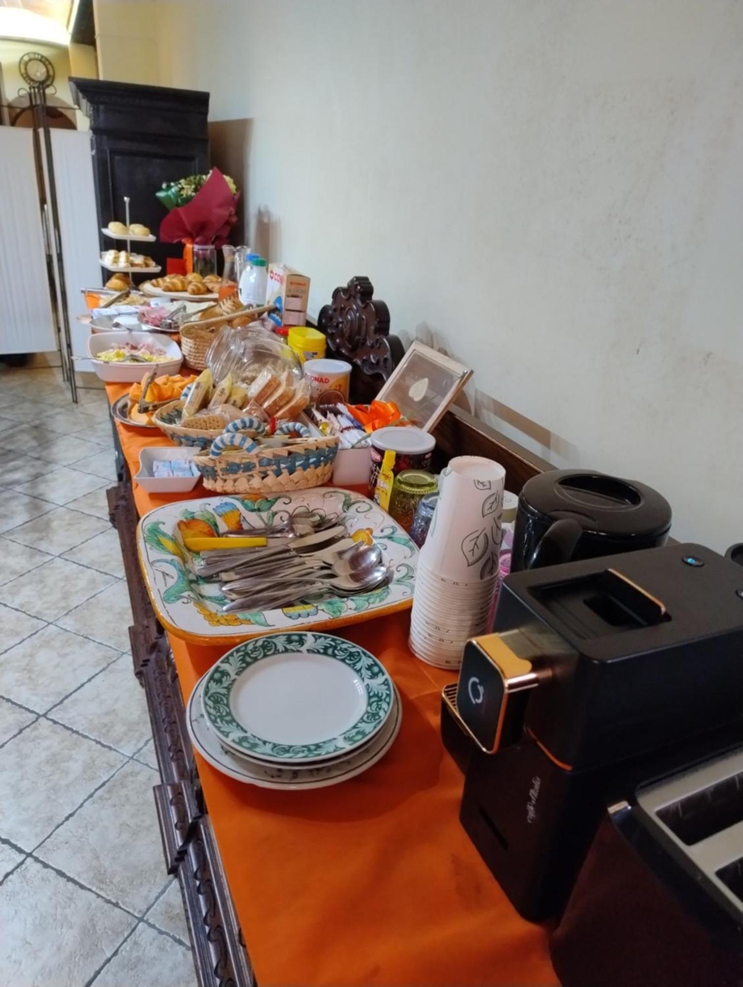Bed and Breakfast La Strega Ubriaca Колле-ді-Валь-д'Ельса Номер фото